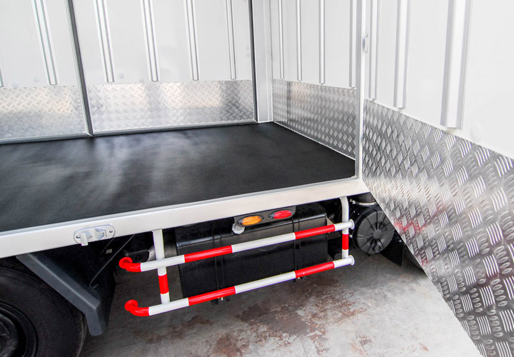 Isuzu Elf NLR 130 — Truck Refrigerated