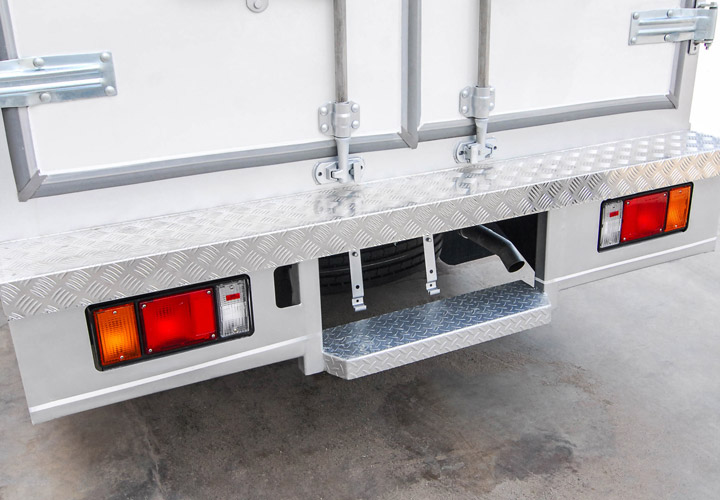 Isuzu Elf NLR 130 — Truck Refrigerated