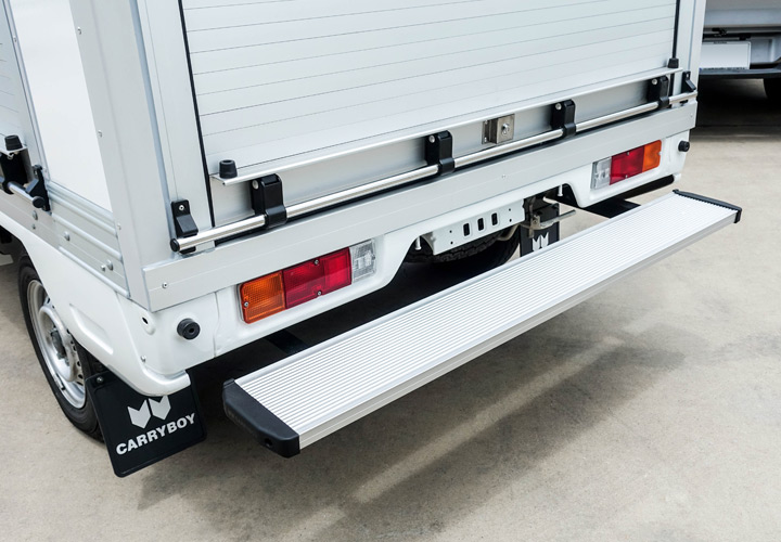 Freight Transport (Suzuki Carry) — Rolling Shutter Door