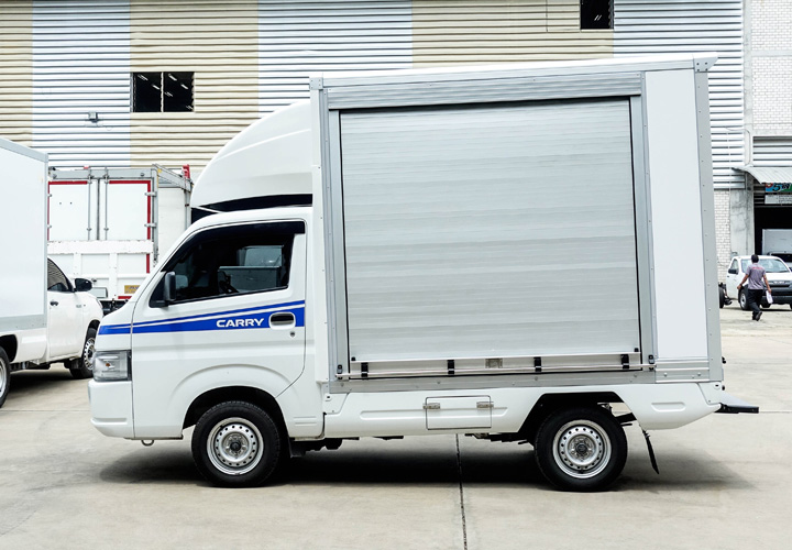 Freight Transport (Suzuki Carry) — Rolling Shutter Door