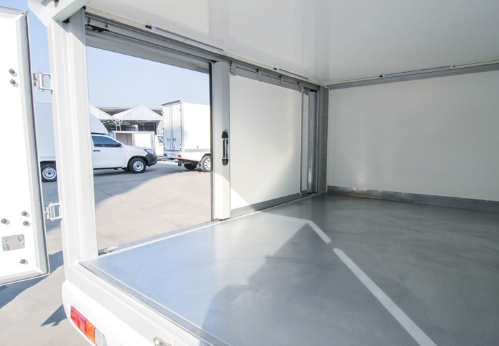 Dry Freight, Dry Cargo – Sliding Side Door